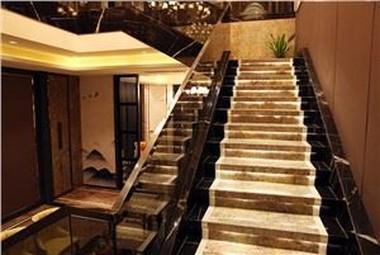 Prašumski mramor smeđe boje